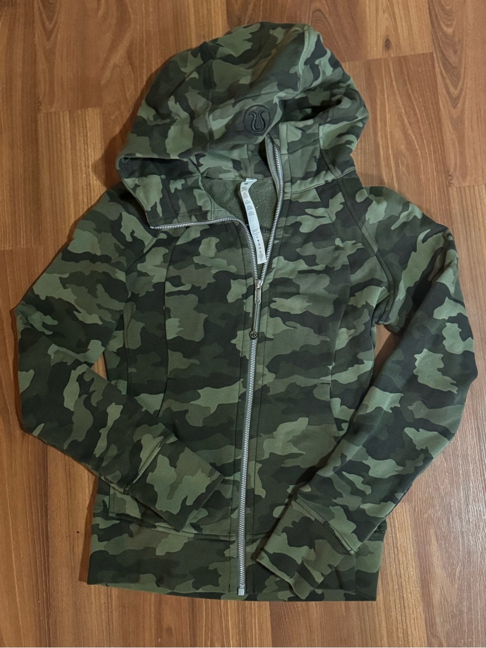 Lululemon scuba full zip Hooded Jacket - Camo Sz 4